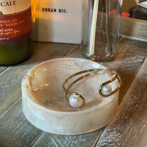 MICHAEL KORS- gold pearl flexi bracelet